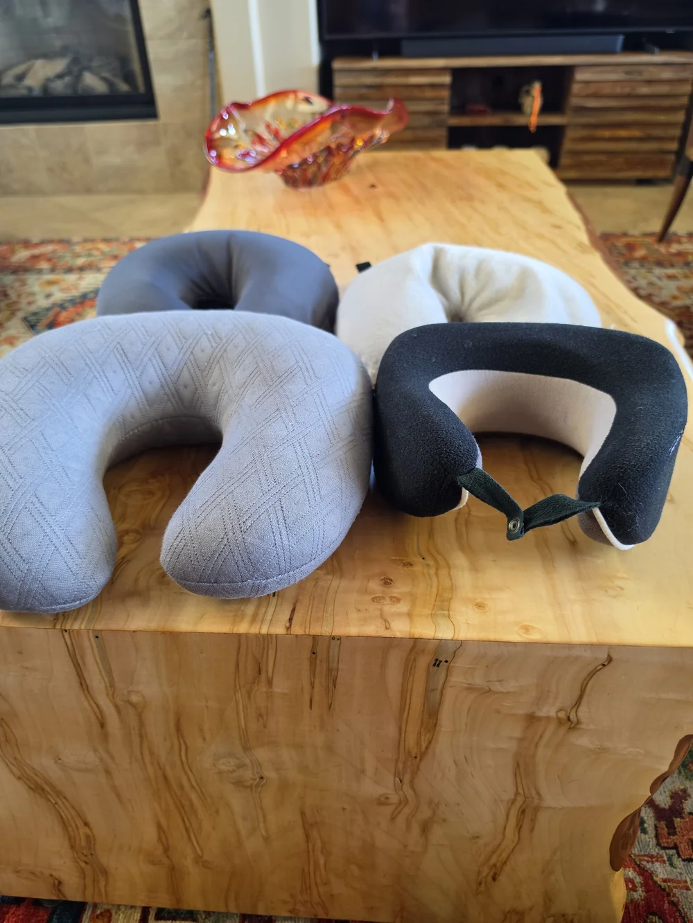 Sharper Image Bucky Travel Neck Pillow Set/4 - Memory Foam Millet Hull EUC